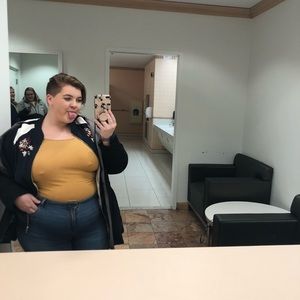 Meet your Posher, Molly